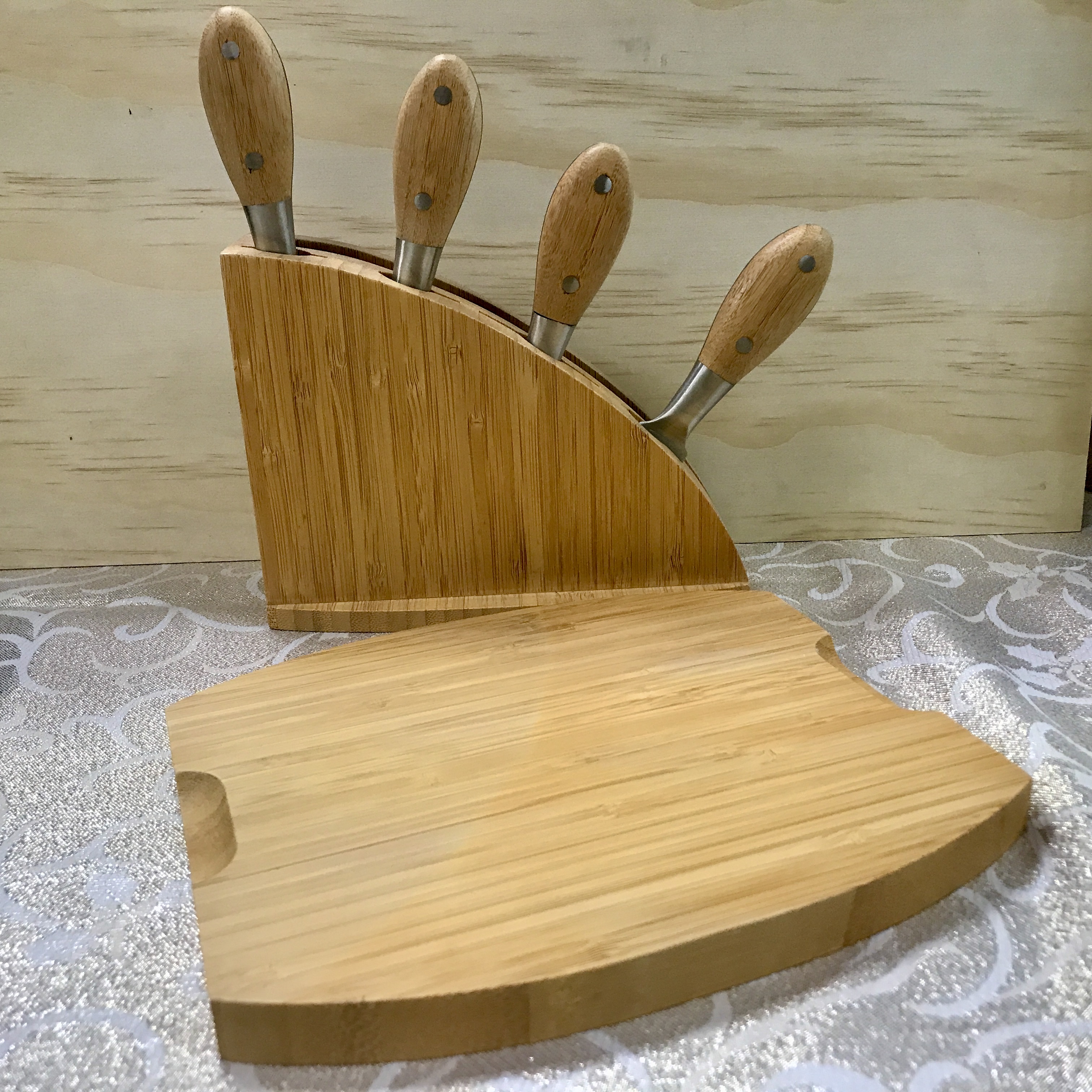 Gre-Enophile Bamboo Cheese set with board and knives