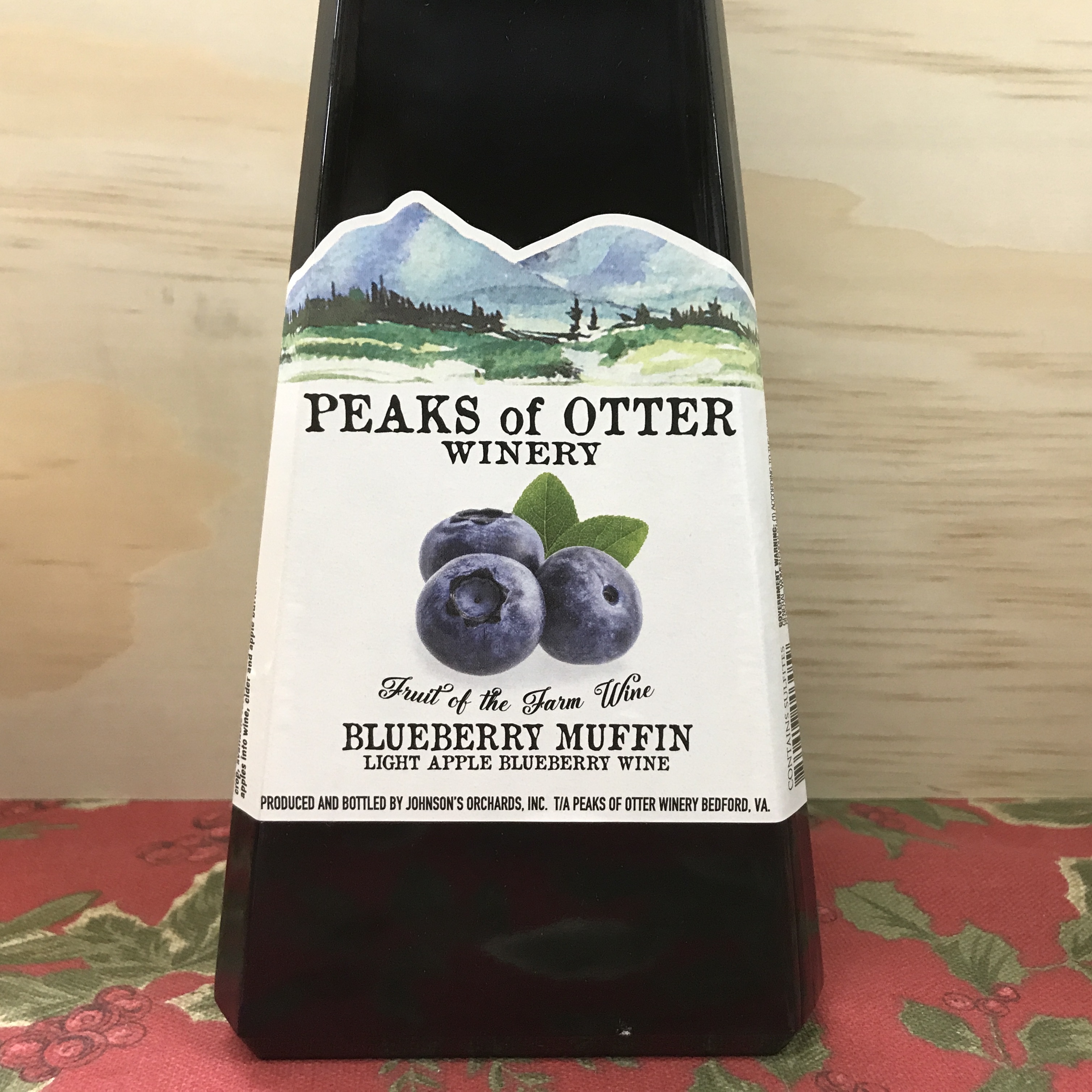 Peaks of Otter Blueberry Muffin Apple Blueberry wine